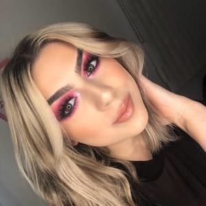 Meet your Posher, Daniella